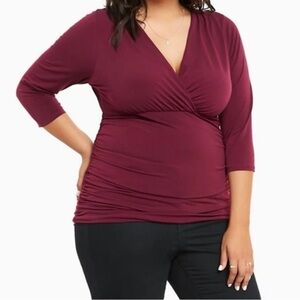 Torrid Burgundy 3/4 sleeve long top with lace plus size 2, 2X 18/20 side ruching